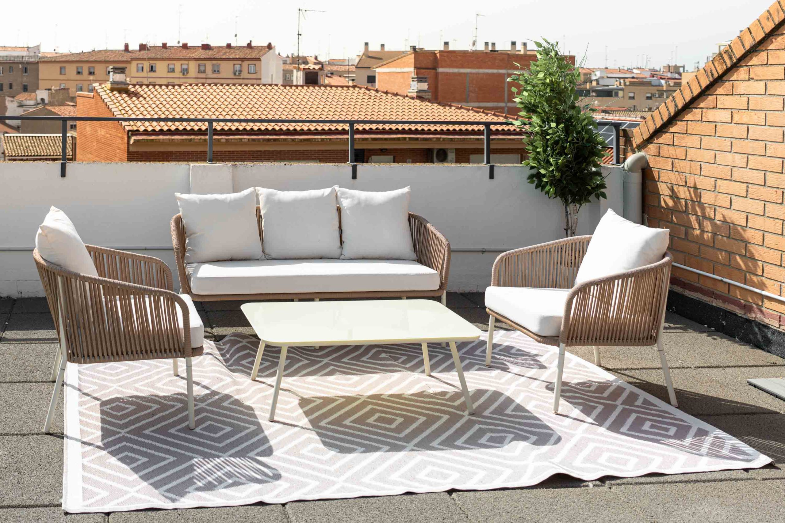 Terraza del edificio El Castellar